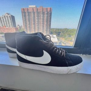 Nike blazers mid